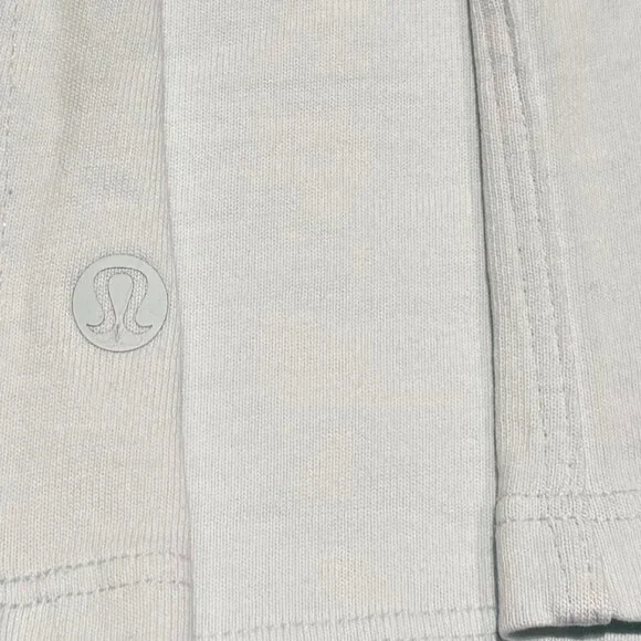 Lululemon Light Blue T-shirt (Size 4 Great Condition) - Picture 8 of 9